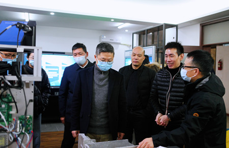 1640743081171130.jpg 04-走访智能装备创新中心_副本.jpg