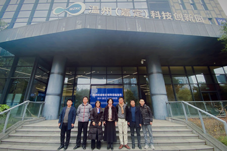 1645001493490856.jpg 06合影_副本.jpg