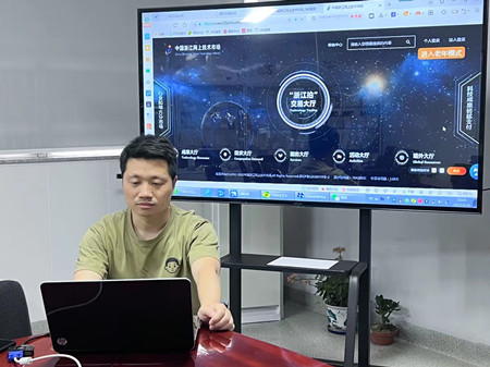 1651110882176061.jpg 01-拍卖现场照片_副本.jpg