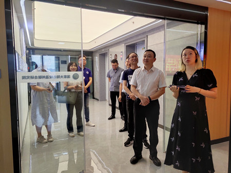 1662084820157762.jpg 03-参观走访_副本.jpg